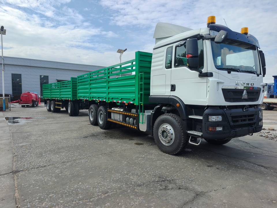 எத்தியோப்பியாவுக்கு அனுப்பப்பட்ட டெரன் வாகனம் ஹோவோ TX400 லாரிகள் மற்றும் டிரெய்லர்கள்