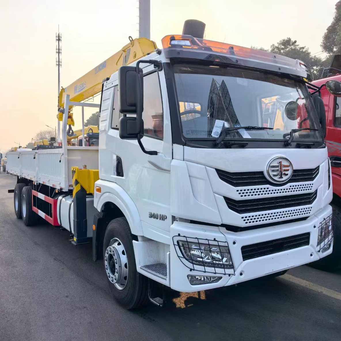 FAW J6P 6X4 350PS கிரேன் டிரக்